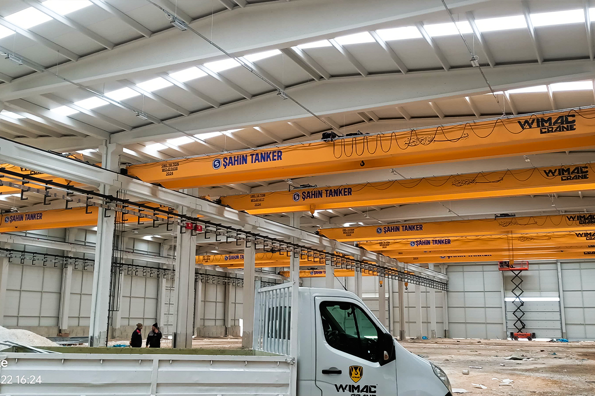 رافعة علوية معلقة بعارضتين