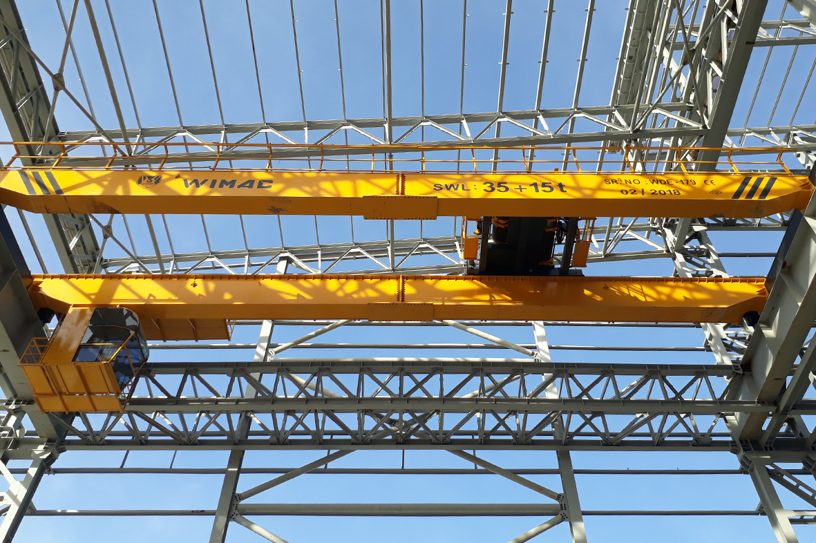 رافعة علوية معلقة بعارضتين