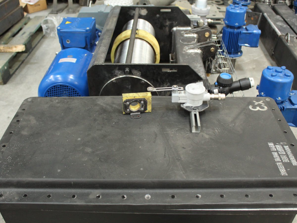 Hazardous-area plant with an installed ex-proof electrical panel