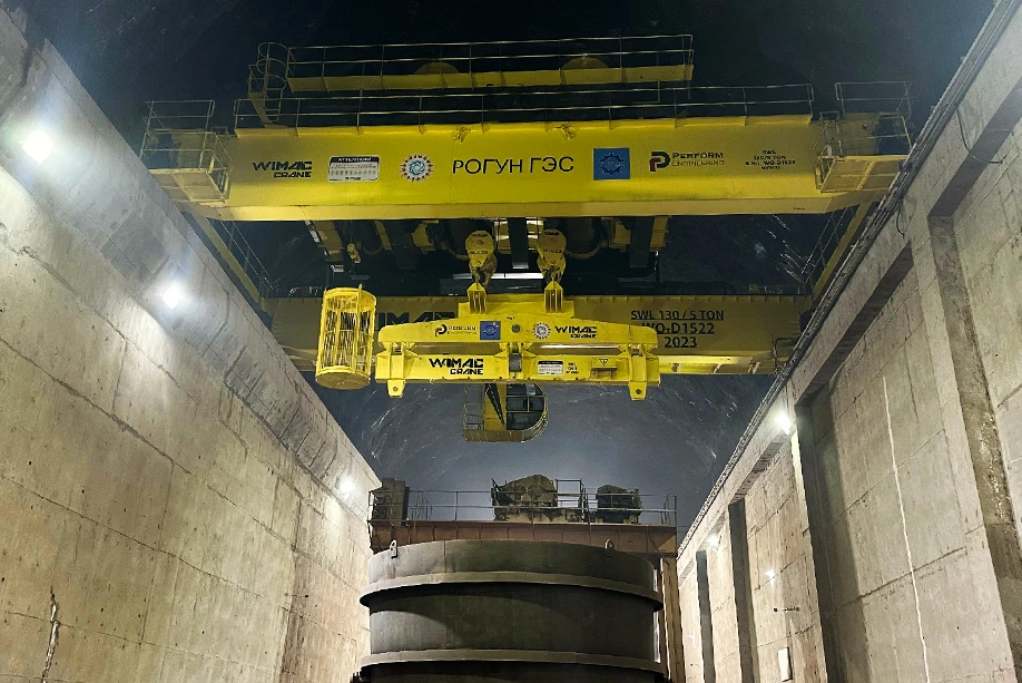 Energy generation facility with an installed industrial overhead crane