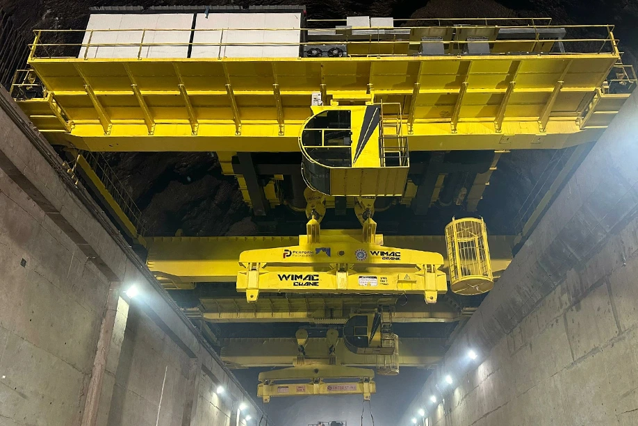 Wimac power plant crane for Egypt, an overhead crane spanning a turbine hall